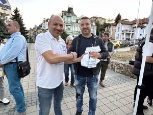stracimir petkov 1110231 1 Кандидатът за кмет на община Ловеч Страцимир Петков награди победителя в турнира по джитбол и пилота, спечелил третия кръг от националния рали шампионат