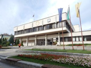 troyan 1110231 ПЪРВИТЕ 5 ГРАЖДАНИ, ПОСЕТИЛИ ЦЕНТЪРА ЗА УСЛУГИ НА ГРАЖДАНИТЕ В СГРАДАТА НА ОБЩИНСКА АДМИНИСТРАЦИЯ В ТРОЯН НА 12-ТИ ОКТОМВРИ, ЩЕ ПОЛУЧАТ СИМВОЛИЧНИ ПОДАРЪЦИ