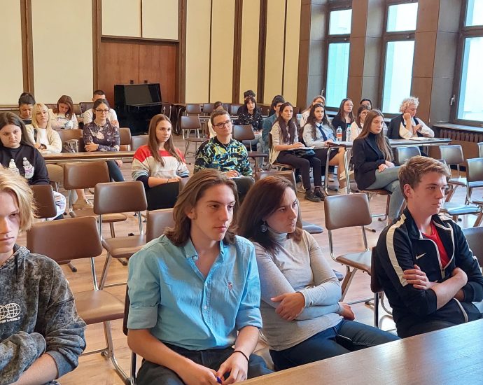 uchenicheski savet 910231 3 Още осем ученически съвета се включиха в ОКСУП, Йохан Георгиев преизбран за председател