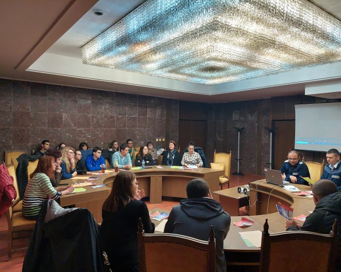 bez jertvi 2111231 8 Обществено-консултативният съвет по училищни политики (ОКСУП) към Областния управител на област Ловеч отбеляза Световния ден за възпоменание на жертвите при пътнотранспортни произшествия