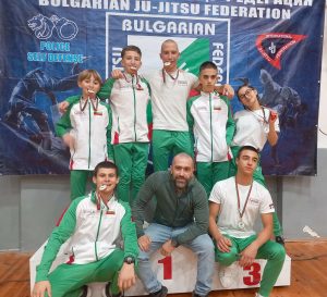 karate lovech 2111231 Четири златни и три сребърни медала за ловешките спортисти! Спортен клуб „Вароша“ – Ловеч, се представи блестящо на националния турнир за купа по джу джицу