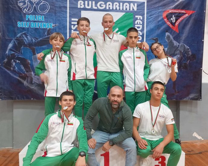 karate lovech 2111231 Четири златни и три сребърни медала за ловешките спортисти! Спортен клуб „Вароша“ – Ловеч, се представи блестящо на националния турнир за купа по джу джицу