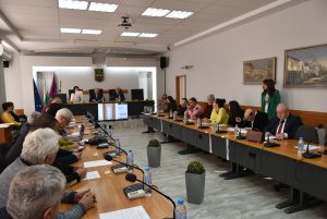 komisii obs 3011231 В едно от най-странните заседания в историята на Общински съвет, съпътствано със сериозни нарушения на закона по отношение на водене и част от гласуванията, част от съветниците приеха Бюджет 2024