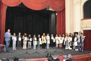 konkurs ese 311231 2 Завърши ученическият конкурс за есе на тема „Историята помни. А ние?“. Община Ловеч награди участници