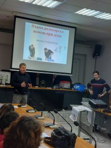 kurs dolekarska pomosht 2011231 1 В Ловеч се проведе специализирано обучение по „Първа долекарска помощ при спешни състояние на деца“