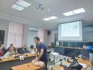 kurs dolekarska pomosht 2011231 4 В Ловеч се проведе специализирано обучение по „Първа долекарска помощ при спешни състояние на деца“