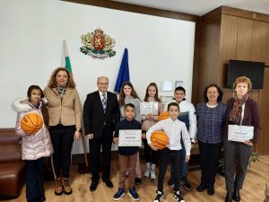 nagradeni uchilishta lovech 2811231 Виктор Стойчев награди трите най-активни в спорта училища от област Ловеч