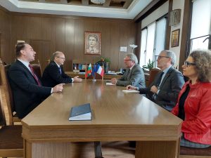 oblasten poslanik 2811231 1 Областният управител се срещна с посланика на Франция в България