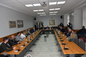 sreshta sporten ministar 2811231 5 И след срещата на кмета със спортния министър нова спортна зала няма да има! С минимални средства ще се направи лек ремонт!