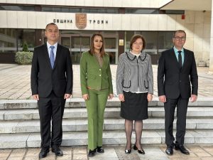 troyan zam kmetove 1611231 Инж. Николай Райковски и Вероника Тодорова са новите заместник-кметове на Община Троян. Ангел Ангелов остава начело на финансовия ресор