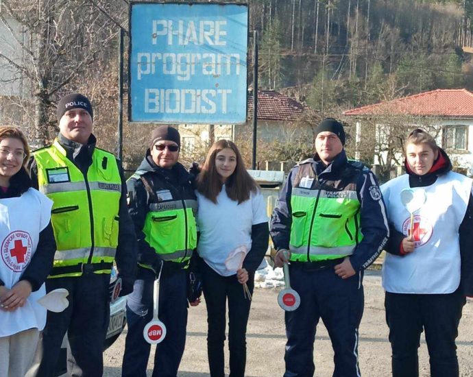 aprilci bezopasnost 512231 МЛАДЕЖКИ ЧЕРВЕН КРЪСТ АПРИЛЦИ С ПОРЕДНА АКЦИЯ ЗА ПРЕВЕНЦИЯ НА ПТП