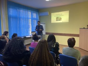 obuchenie pedagozi 412231 2 В Ловеч се проведе квалификационен курс за педагогически специалисти на тема „Превенция на дигиталната зависимост в училище“