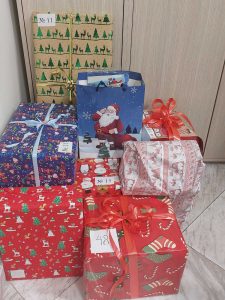 podari 2812231 Осмото издание на благотворителната кампания „Подари на непознат“ в Троян раздаде подаръци на обща стойност 10 247.88 лв.