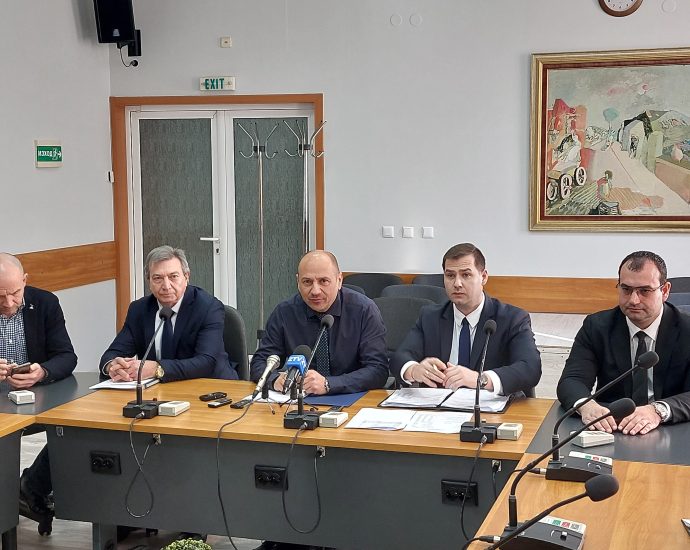 press obshtina lovech 1812231 1 Заместник кмета по финанси Цветелин Винчев с притеснения, че в Бюджета са заложени приходи за храна