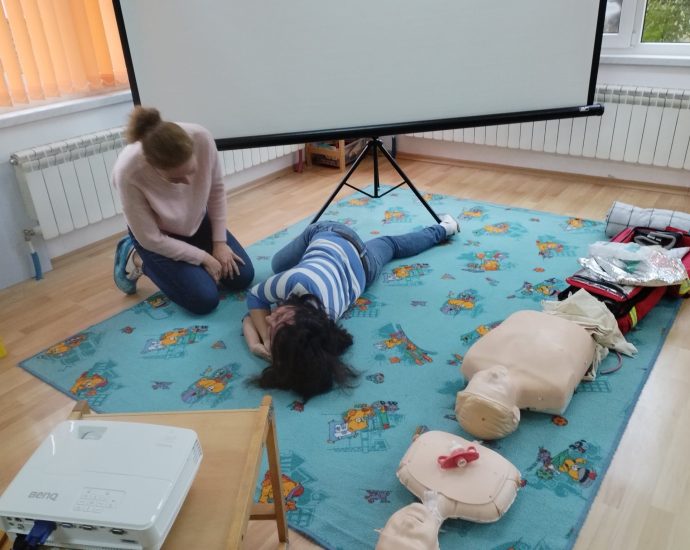 red cross help 512231 4 БЧК ЛОВЕЧ С ОБУЧЕНИЕ ПО ПЪРВА ПОМОЩ НА СЛУЖИТЕЛИ ОТ ДГ „СИНЧЕЦ“ - ТРОЯН
