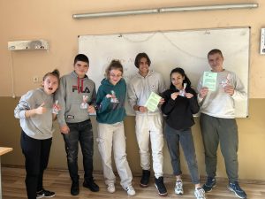 red cross lovech 412231 7 Младите червенокръстци от петте клуба на област Ловеч се включиха в Националната АНТИСПИН кампания превенция на сексуално рисково поведение