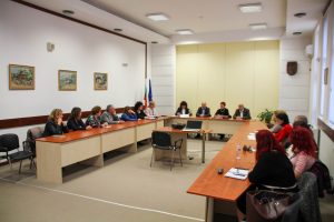 teteven uchenici 2112231 1 В Тетевен се проведе работната среща във връзка с осъществяването на държавния план-прием за учебната 2024/2025 г.