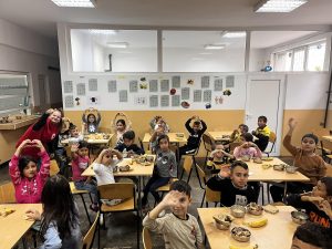 topal obiad 512231 2 193 ДЕЦА ОТ ОБЩИНА ЛУКОВИТ И СЕЛО АЛЕКСАНДРОВО, ОБЩИНА ЛОВЕЧ ЩЕ ПОЛУЧАВАТ ТОПЪЛ ОБЯД ДО КРАЯ НА ЗИМАТА ПО ПРОЕКТ НА БЧК - ЛОВЕЧ