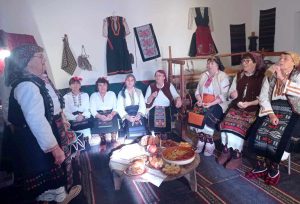 babuvane 2101241 1 Самодейците от фолклорна група „Югла“ при Народно читалище „Пробуда - 1926 г.“ - село Йоглав представиха традиционния ритуал „Бабуване“