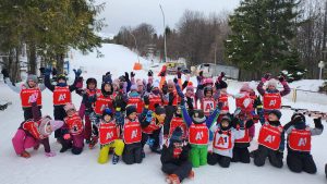 deca troyan ski 1901244 В община Троян започна петото издание на проекта „Научи се да караш ски“