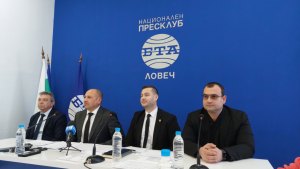 kmet ekip lovech 2201241 1 Приоритетите в бюджет 2024 на Община Ловеч са: спешно стабилизиране финансите на общината чрез съкращаване на разходите
