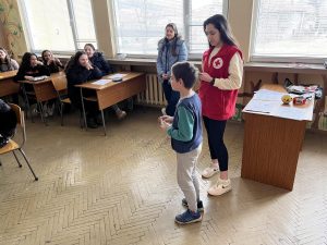 obuchenie parva pomosht 2901241 6 БЧК ЛОВЕЧ С ОБУЧЕНИЕ ПО ПЪРВА ПОМОЩ И АГРЕСИЯТА В УЧИЛИЩЕ В СУ "ТОДОР КИРКОВ"