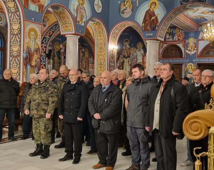 panahida 1601241 2 Възпоменателна панихида по случай 120 годишнина от формирането на 34 Пехотен Троянски полк беше отслужена в Ловеч