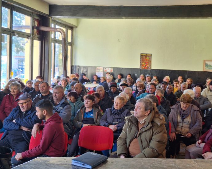slatina 2201241 2 В с. Слатина се проведе първото общо събрание на населението, на което бе избран кметски съвет от седем членове
