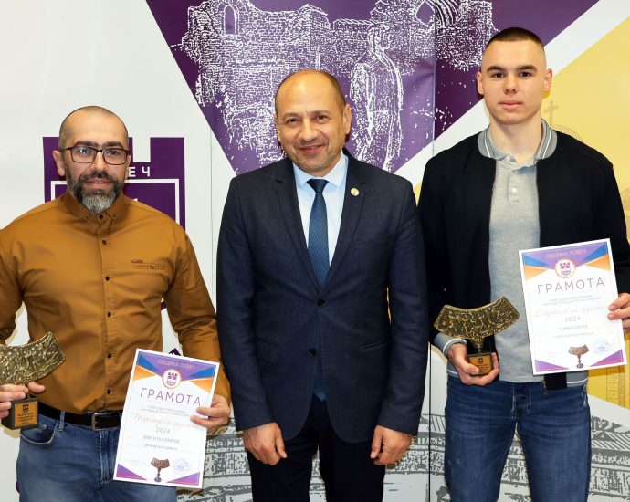 sportist godina lovech 1101241 2 Eвропейският вицешампион по карате Габриел Петев (20 г.) за втори пореден път е носител на наградата „Спортист на годината“