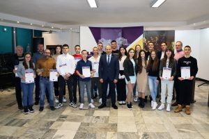 sportist godina lovech 1101241 3 С почетната значка на Община Ловеч за принос в развитието на хандбала в града и страната, за издигане престижа на Ловеч и във връзка с неговата 60-годишнина бе удостоен треньорът по хандбал Юлиян Симеонов