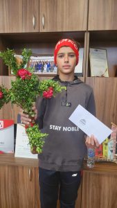 troyan krast 601241 Шестокласникът от СУ "Васил Левски" – Троян  Александър Якимов спаси кръста в Троян