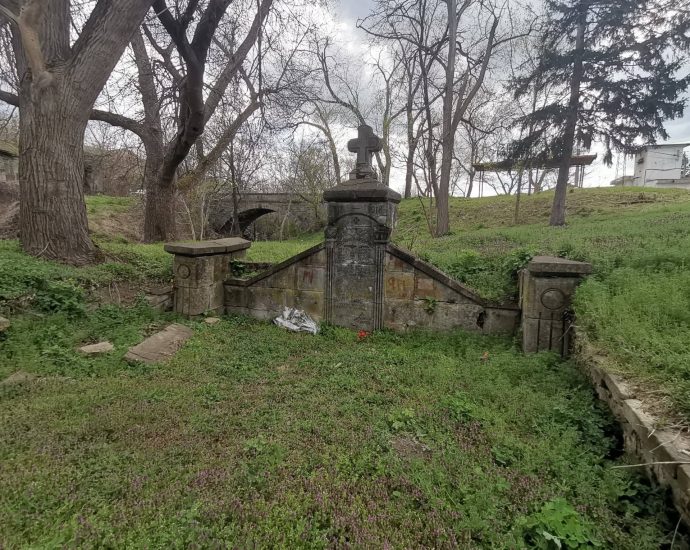 voinishki pametnici 1201241 Държавата отпусна 19 242 лв. за опазване и поддържане на военни паметници в област Ловеч