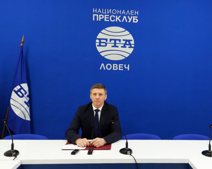 20240212 100134 Народният представител Николай Дренчев остава в Парламента, съпругата му напуска "Възраждане" и остава в Общински съвет Ловеч