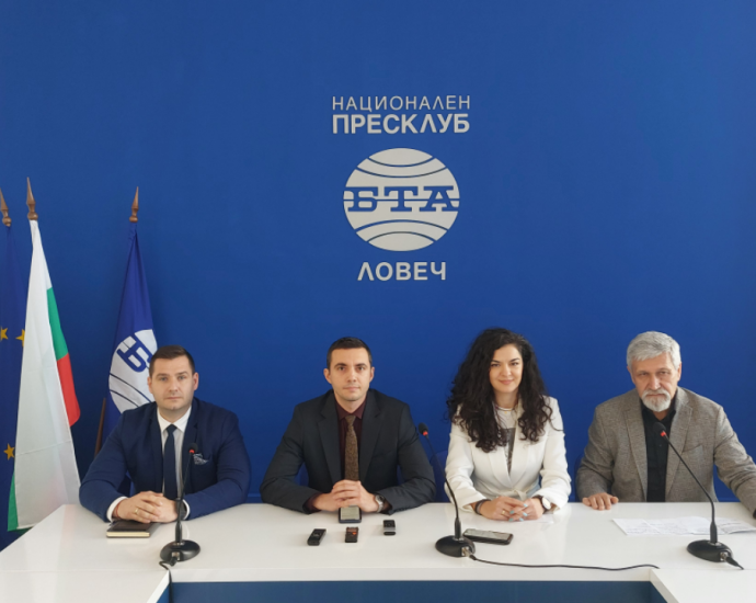 PP lovech press 502241 1 Народният представител от Продължаваме промяната Искрен Арабаджиев отчете успехите на Правителството и Народното събрание