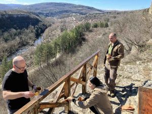 ekppateka lovech 2302241 3 ГОРСКИ СЛУЖИТЕЛИ ОТ ЛОВЕЧ ОБЛАГОРОДИХА ЕКОПЪТЕКА „РИМСКИ ПЪТ“ НАД ГРАДА