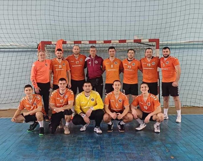 handball osam lovech 2702241 В събота от 15.00 ч. в Спортна зала в Ловеч е мачът на хандбалистите ни от ХК "Осъм" срещу първият в класирането Шумен