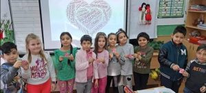 red cross pink 2802241 18 МЛАДИТЕ ЧЕРВЕНОКРЪСЦИ С ПРИЗИВ - НЕ НА ТОРМОЗА В УЧИЛИЩЕ!