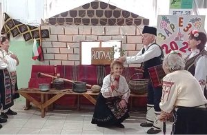 zarezan sela 1402241 5 В Слатина и Владиня ритуално зарязаха лозята. В Йоглав си избраха Царица на лозята на Зарезан,