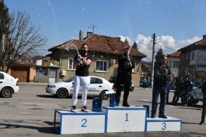 damsko rali 1703241 3 15 дами и четирима мъже застанаха на старт в традиционното мартенско автомобилно състезание. Победител е тимът на „Бързи и яростни“