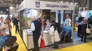 izlojenie turizam 1303241 1 Министърът на туризма Зарица Динкова с обещание към кмета Петков, през лятото да посети Ловеч