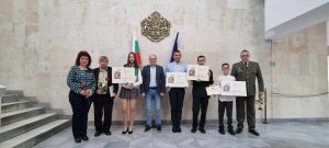 nahgradi ou 1203241 В Областна администрация бяха връчени наградите от Националния ученически конкурс „ Наследник съм на...“
