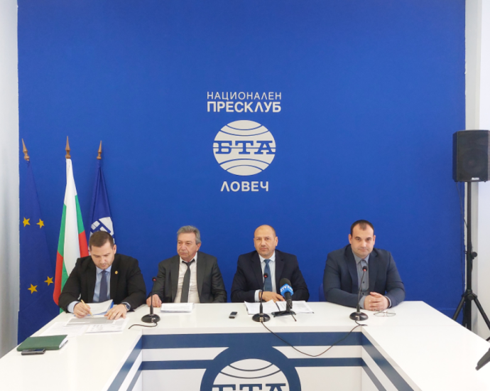 preskonferencia kmet 2303241 1 Днес кметът Страцимир Петков ще подпише в МРРБ споразумение за финансиране на дейности по проектиране за реконструкция на квартал "Здравец"