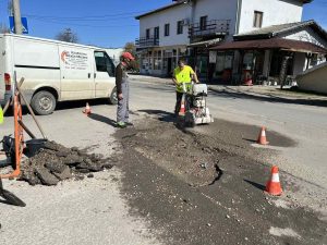 remont ulici 2903241 Аварийно изкърпване на уличната мрежа започна в Ловеч