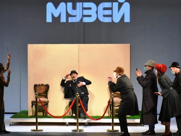 sedemnte stola teather 603241 2 Луда комедия с взривове от смях – това е спектакълът „Седемте стола“  на Драматичен театър – Ловеч