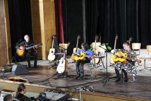 teteven koncert 503241 2 Уникалните таланти от Акустичната рок формация изнесоха невероятен концерт в Тетевен по случай 3-ти март