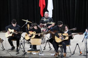 teteven koncert 503241 4 Уникалните таланти от Акустичната рок формация изнесоха невероятен концерт в Тетевен по случай 3-ти март