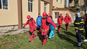 teteven uchenie 2003241 5 В Тетевен се проведе учение и практическа тренировка на тема: „Действия на общинския щаб за изпълнение на плана за защита при бедствия и съставните части на ЕСС при възникване на земетресение“