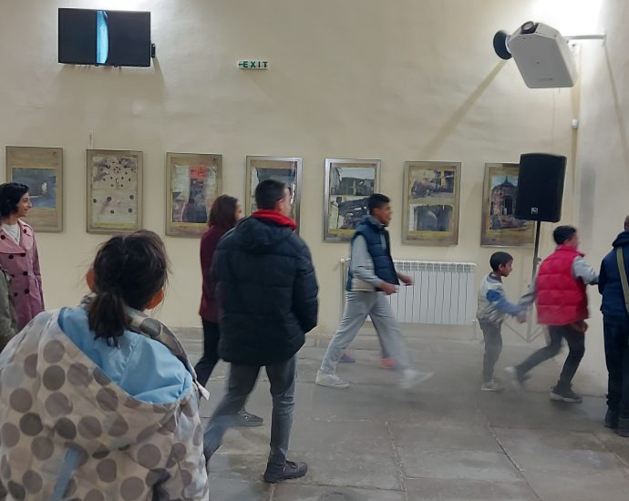 ucjenici deli hamam 2303241 2 Учениците от ЦСОП „Васил Левски“ посетиха в Световния ден на водата Старата градска баня „Дели Хамам“