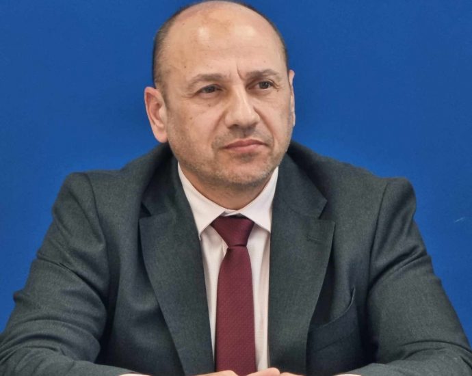 260424 kmet Кметът на Община Ловеч Страцимир Петков уволни зам. кмета на Минчо Казанджиев и БСП - инж. Петър Маринов