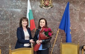 dora stoianova 2904241 Новият областен управител на област Ловеч Дора Стоянова встъпи в длъжност